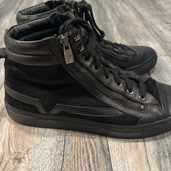 Versace shoes size 10 - Picture 5 of 11